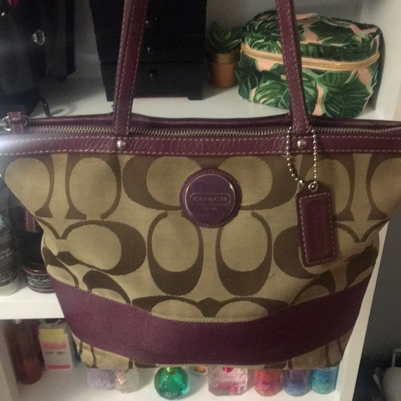 Coach Handbags - Coach bag! Super cute and simple‼️